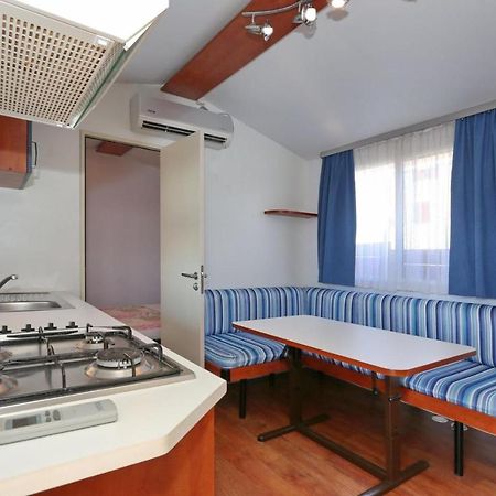 Poolside Mobile Home Turanj Exterior foto