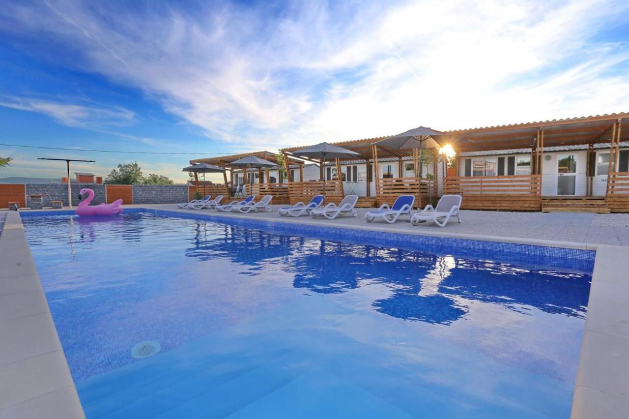 Poolside Mobile Home Turanj Exterior foto